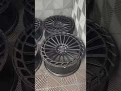 22x9.5 و 22x10.5 الساطين الأسود الأطواق المقلدة حسب الطلب لبنز GLS 63